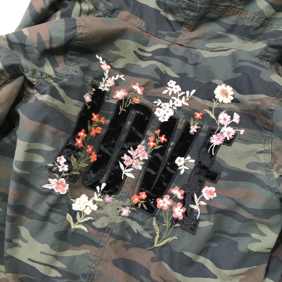 American Eagle Camouflage LOVE jacket/coat M So stylish&Fun! Tons of compliments - Picture 10 of 15